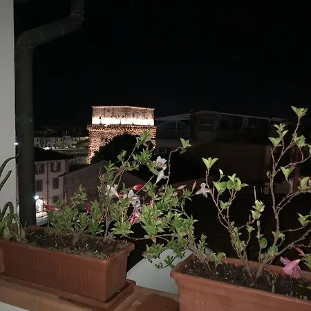 Attico Molto Luminoso ヴィアレッジョ